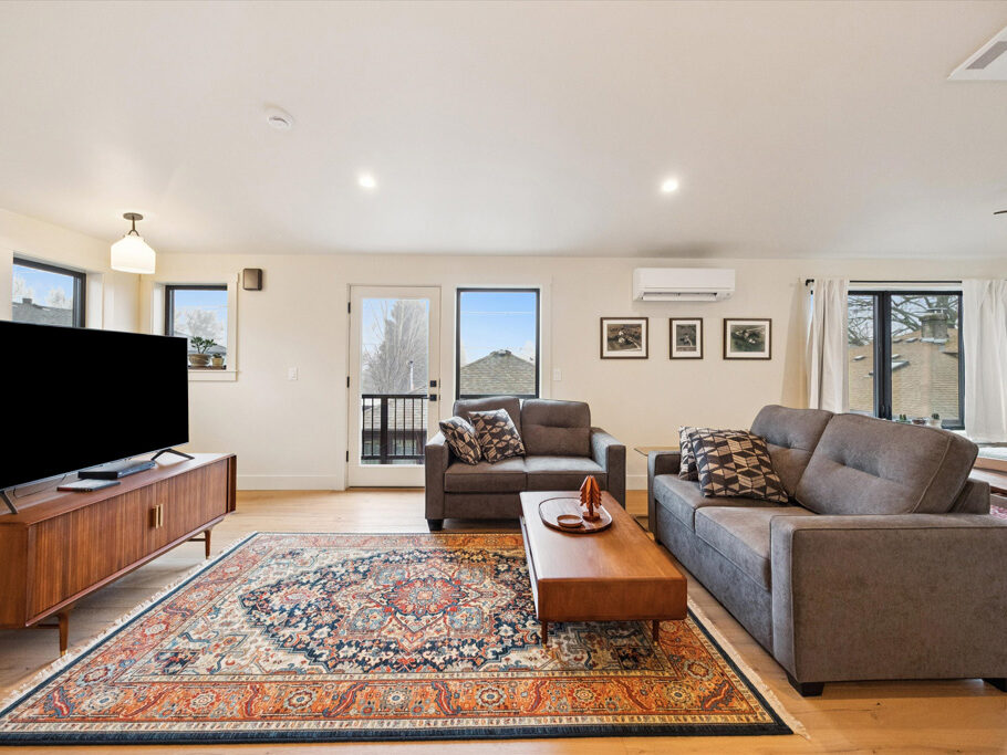 Living area in the 2nd story ADU with garage underneath, contemporary styling