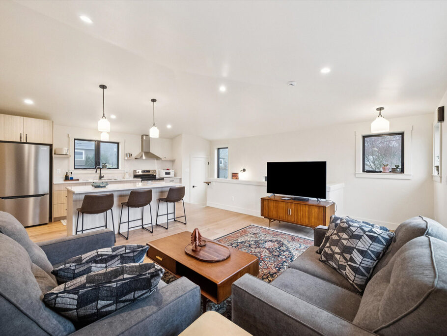 Living area in the 2nd story ADU with garage underneath, contemporary styling