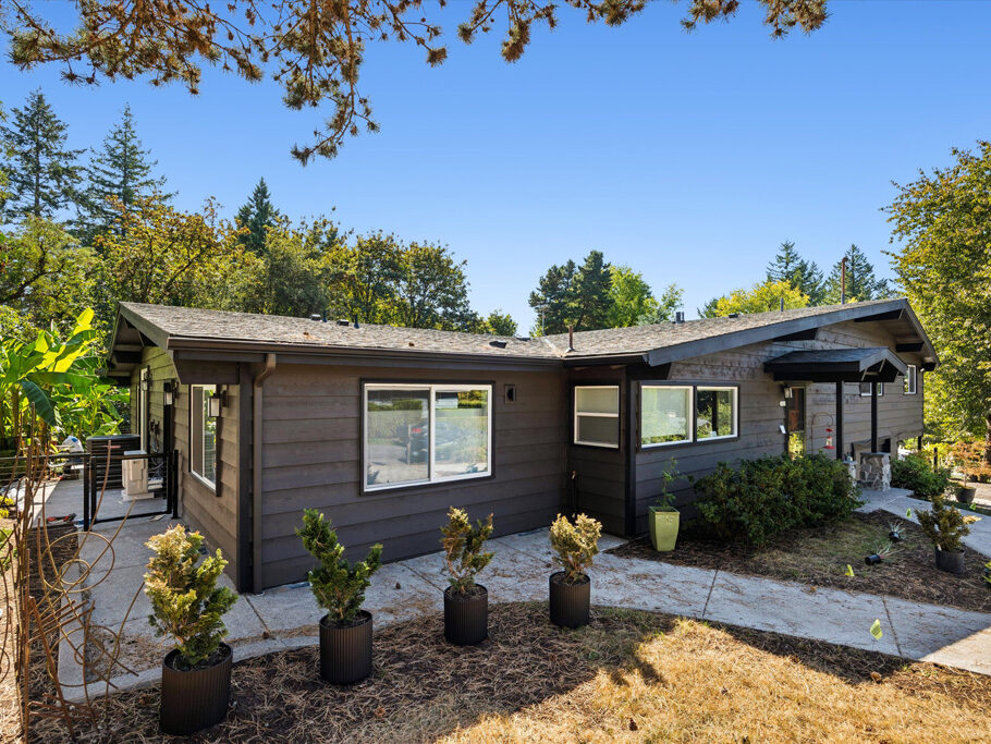 Attached Accessory Dwelling Unit (ADU) on SW Moss St in Portland, Oregon