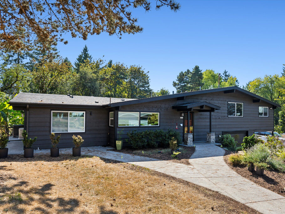 Attached Accessory Dwelling Unit (ADU) on SW Moss St in Portland, Oregon (Front View)