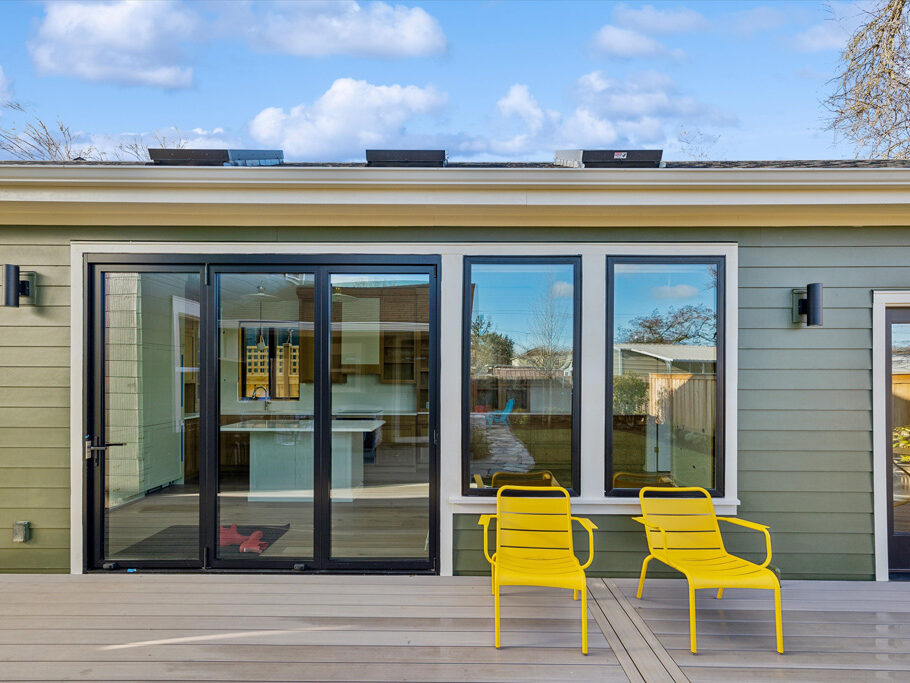 Side deck on detached ADU (accessory dwelling unit) on Knight Street in SE Portland, Oregon