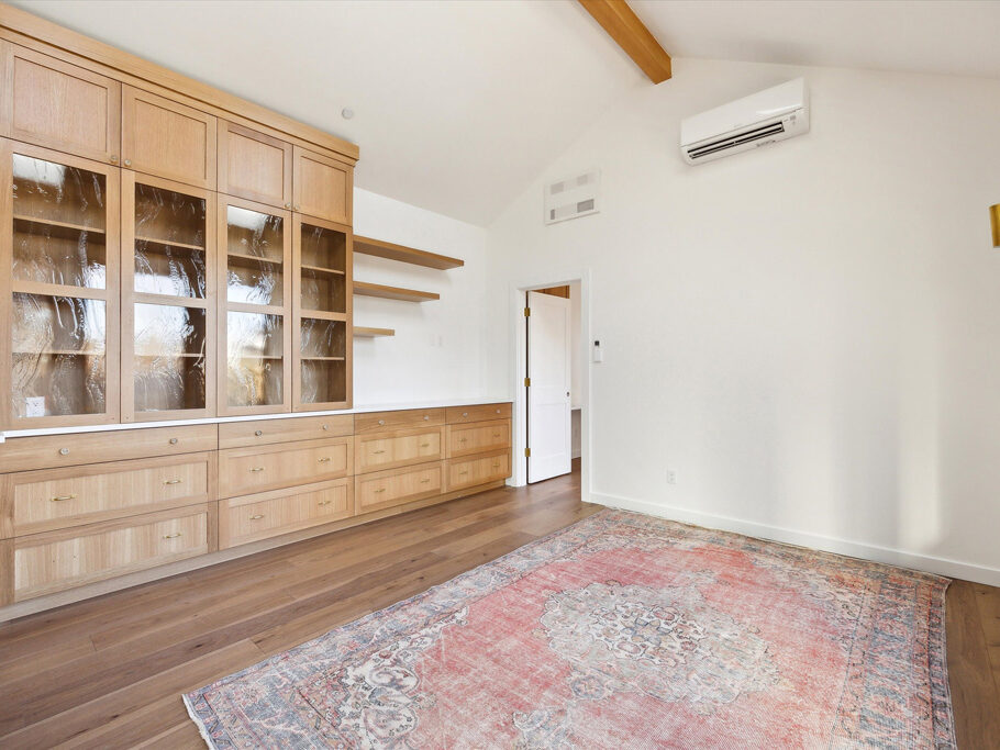 Excellent storage in detached ADU (accessory dwelling unit) on Knight Street in SE Portland, Oregon